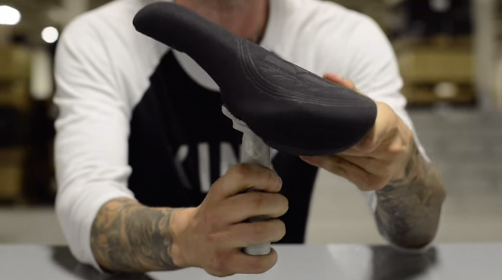 Ein gutes Sattel-System noch weiter verbessern? Kink zeigt mit dem Stealth Pivotal System wie