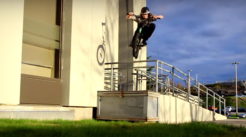 Oliver Croft bearbeitet mit seinen 18 Jahren fleißig Handrails und scheut sich nicht davor, große Gaps zu springen. Ein guter erster Edit!