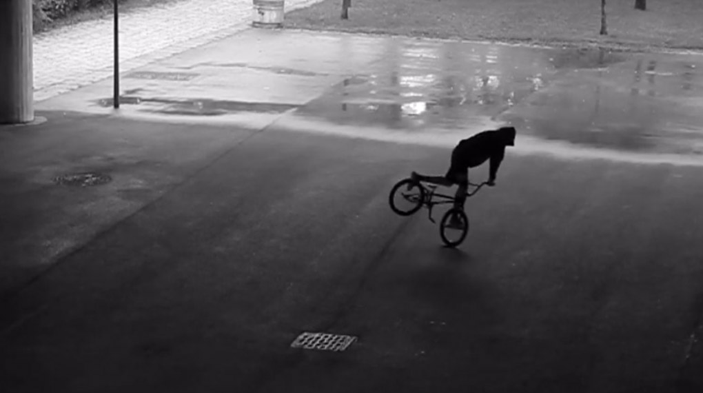 Flatland vom Feinsten: Alexis Desolneux und Sebastian Grubinger von Heresy kann auch ein bisschen Regen nicht davon abhalten, schwer abzugehen.