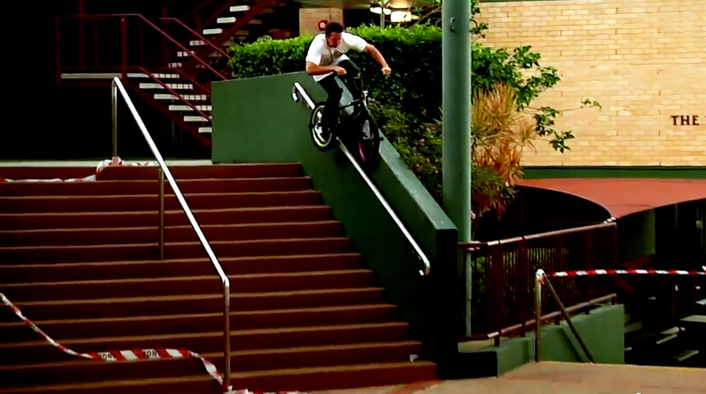 Grindmagie trifft auch rotierende Kurbelarme: Anton Ayres bestreitet völlig zu recht den letzten Part von The Division Project. Der Typ ist nämlich on fire!