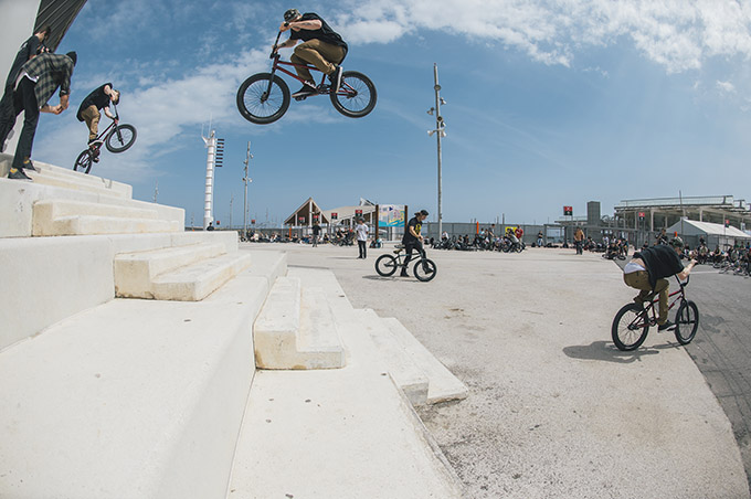 Mächtiger 360 von Dan Lacey während der Testphase am Forum in Barcelona