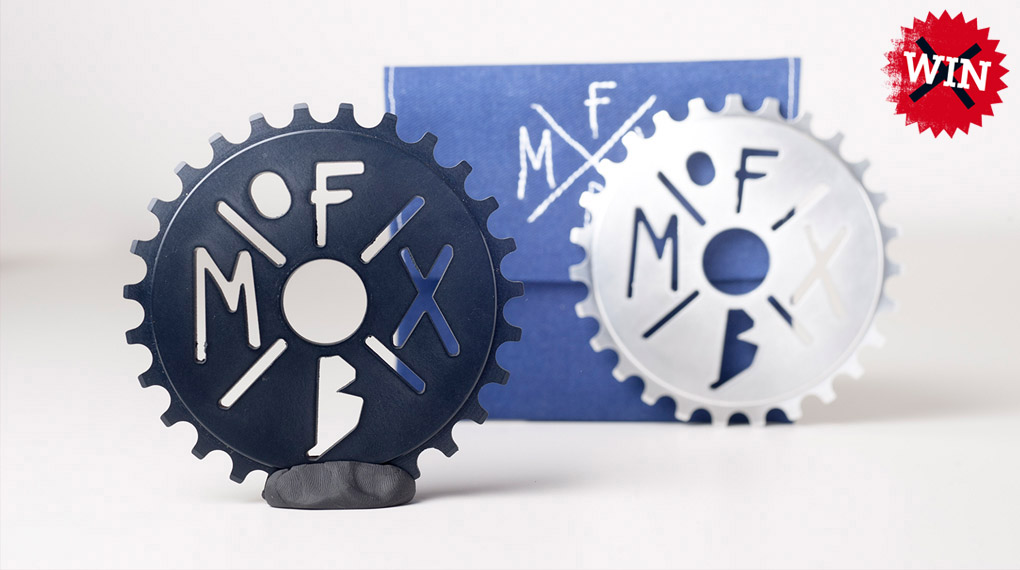 Schick uns ein Foto von deinem kaputten Kettenblatt und wer weiß, vielleicht gewinnst du ja eins von zwei exklusiven DIY Sprockets mit freedombmx-Logo.