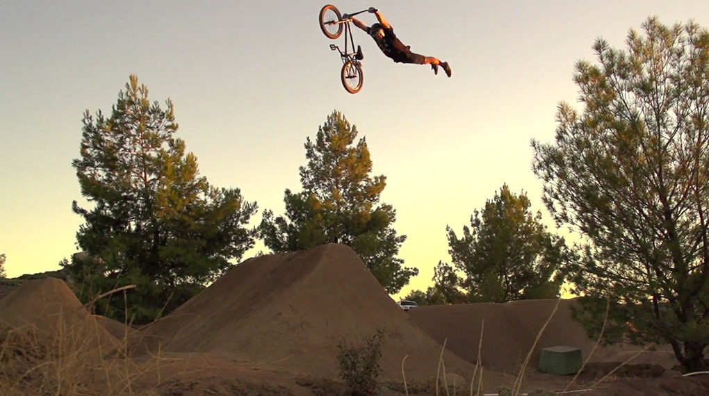 Matt Cordova und sein Bruder Joey haben auf den FOD Trails einen Halloween-Edit gefilmt, der dich mit krassen Tricks das Fürchten lehrt.