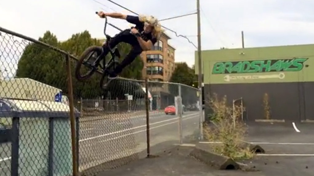 Reed Stark und David Grant haben ein wenig Zeit in Portland verbracht und sich dabei mit ihren Telefonen gefilmt. Das Ergebnis ist dieses gechillte Video.