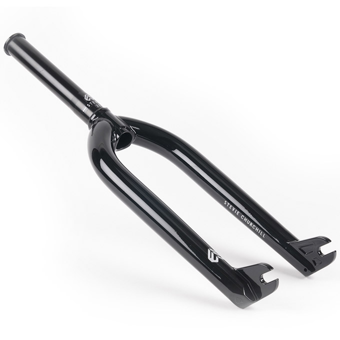 Stevie Churchill Signaturegabel von Éclat