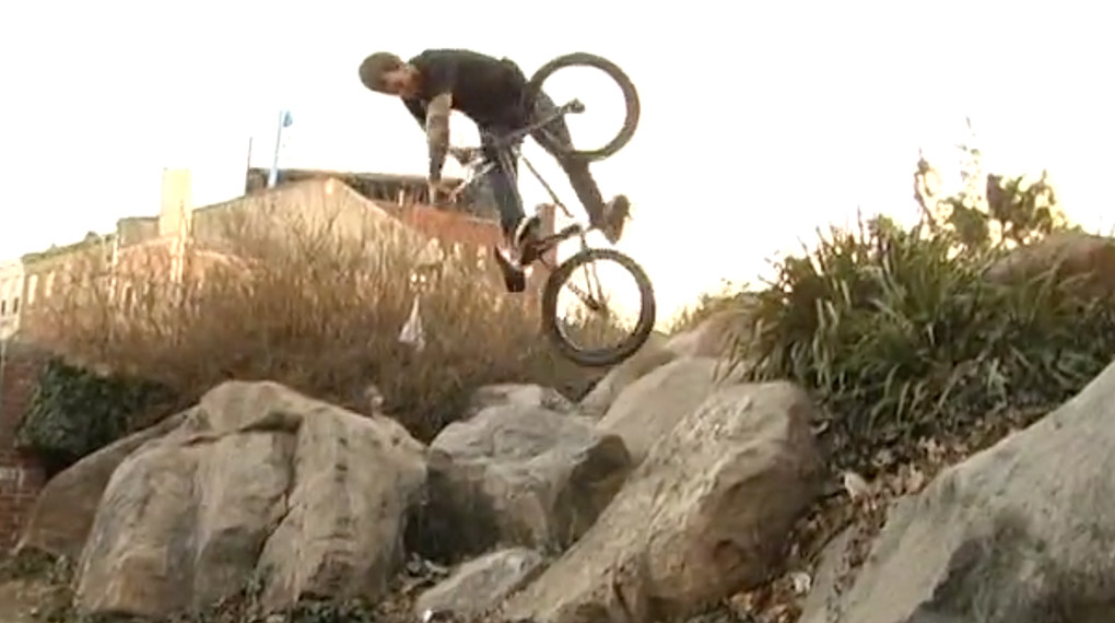 Das 215 Mixtape besteht aus zwei Teilen und beide bestechen durch höchst unterhaltsames Streetfahren. Mit dabei sind unter anderem Dan Conway und Ben Hittle.