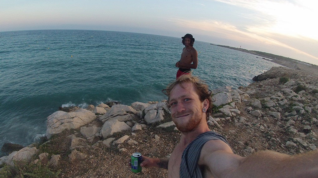 Janek Wentzky und Daniel Portorreal waren im Sommer auf einem Roadtrip durch Spanien. Johannes Dreyer war mit dabei und hat ein wunderbares Video gefilmt.