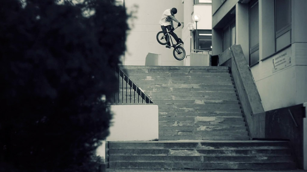 Kaum ist der freedombmx-Edit von Stephan Götz gedroppt, gibt es bereits einen Nachschlag vom dem Biest aus Regensburg. Und zwar was für einen!