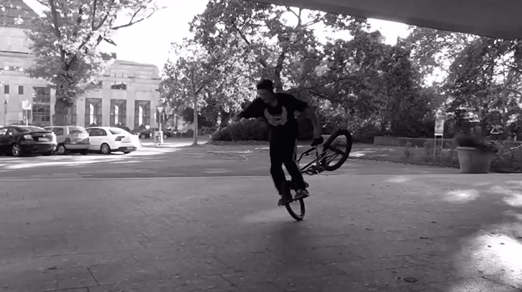 Sven Steinbach fährt wahrscheinlich schon länger BMX als es es einige von euch gibt und dennoch zeigt der Karlsruher nach wie vor großes Engagement.