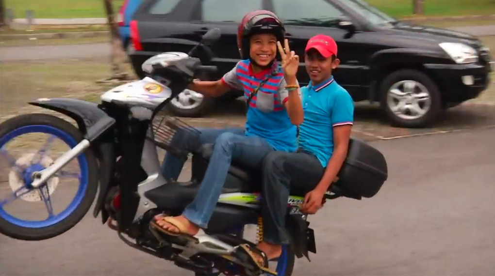 Mit Dennis Enarson, Tyler Fernengel, Mike Gray und Matthias Dandois auf Reisen. Hier gibt