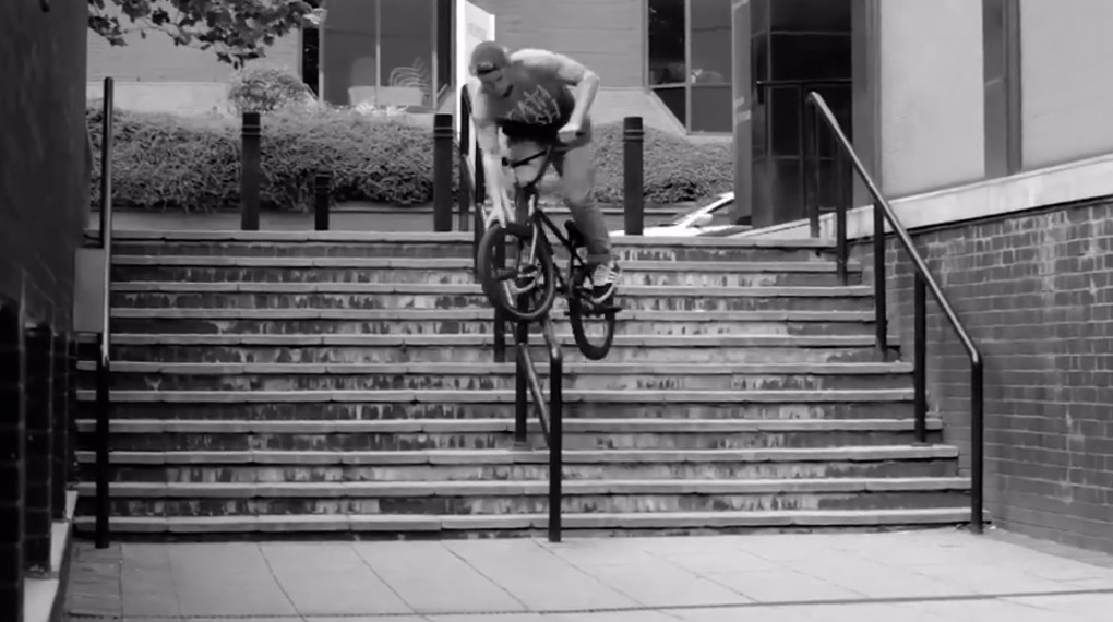 James Curry, Sam Cunningham, Sean Kelly, Jordan Godwin, Max Chuprina, Janis Cunculis und Thomas Dunn haben für Proper Streetspots in ganz England zerlegt.