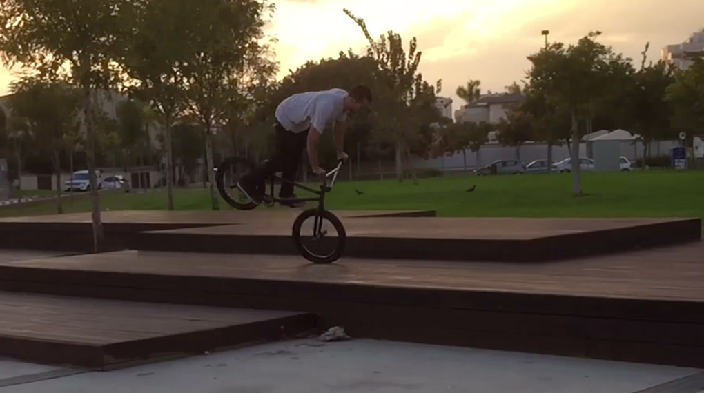 Sar Levi ist dafür bekannt der Tourguide von Alex Kennedy und Simone Barraco gewesen zu sein, jetzt meldet er sich mit einem eigenen wirklich schönem Video.