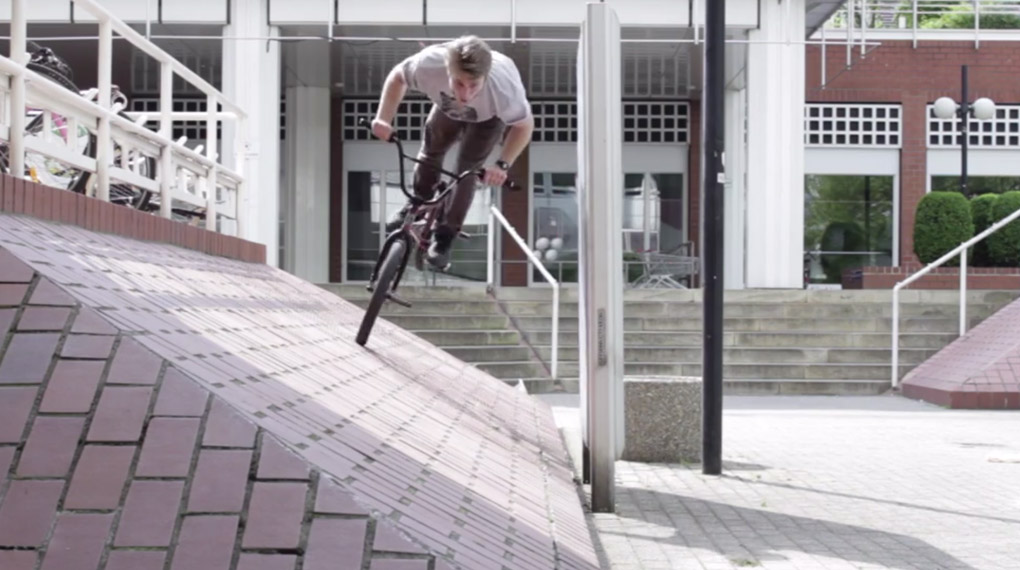Sebastian Balk schenkt uns mit diesem Video 9 Minuten feinste Streetaction aus München, Stuttgart, Budapest und Salzburg mit Thomas Calcagno, Den Dauce uva.