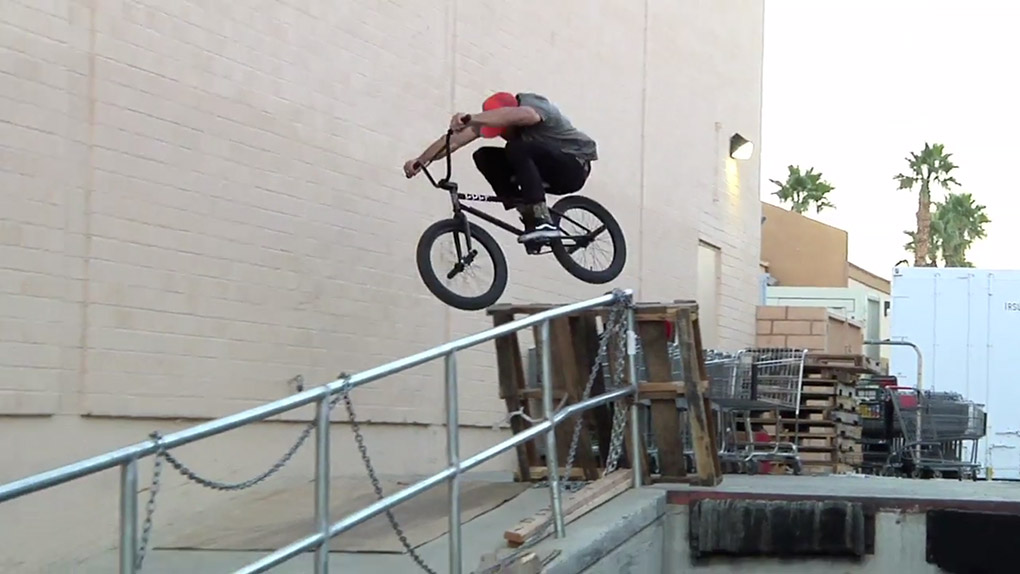 Nachschub von der Cult Crew: Kaum ist die Premiere von Above Below über die Bühne, ist Dakota Roche schon wieder unterwegs und hat einen Streetjam besucht.