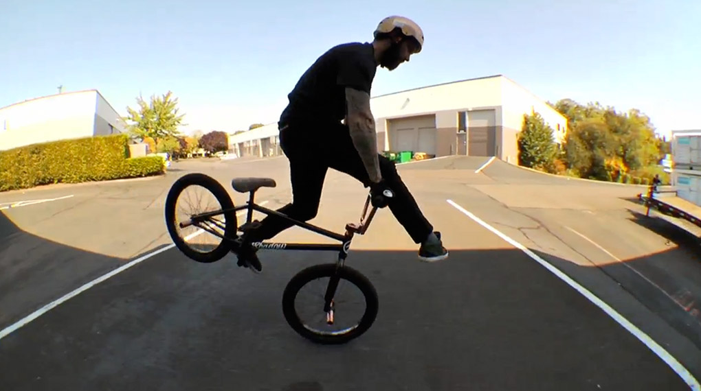 Der König der Can Can Nosemanuals meldet sich zurück! Ben Hucke hat nach langer Abstinenz einen neuen Edit am Start und zeigt, dass er es immer noch kann.