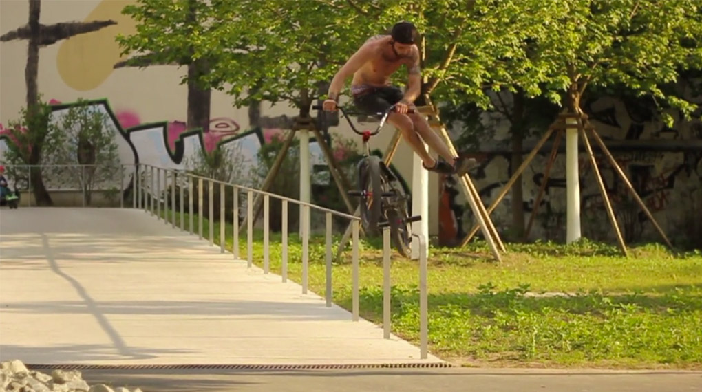 Park, Street, Dirt – alles drin: Christian Ramin liefert mit seinem Show Reel 2014 ein Freestylevideo im wahrsten Sinne des Wortes ab.