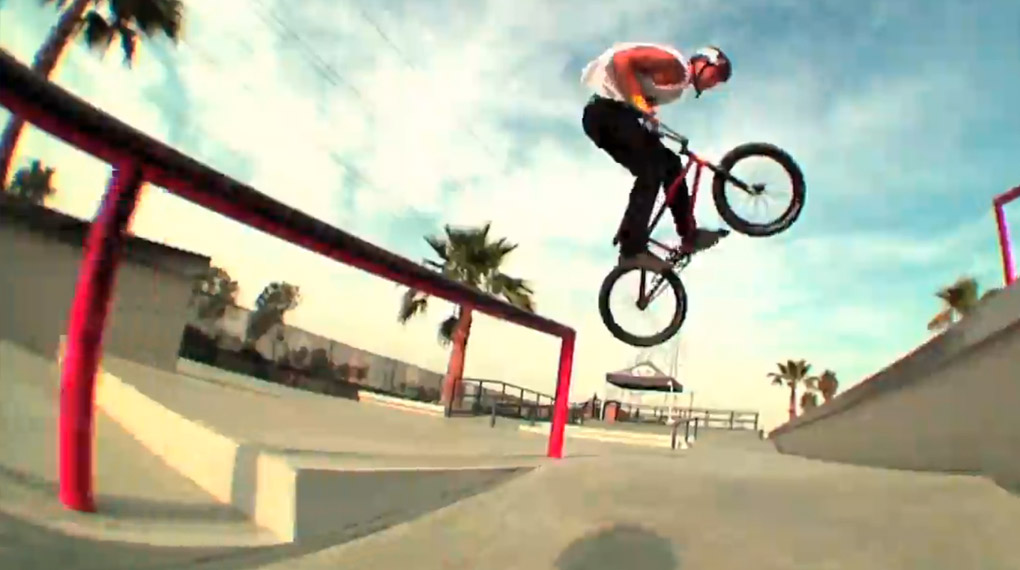 Jacob Cable ist einer jener aufstrebenden Nachwuchsfahrer mit einer Extraportion Radkontrolle. Für dieses Video hat er sich den Vans Skatepark vorgeknöpft.