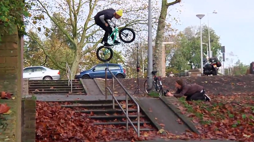 Mit den Monster-Energy-Teamfahrern Ben Lewis und Nathan Williams durch die Niederlande. Hier geht