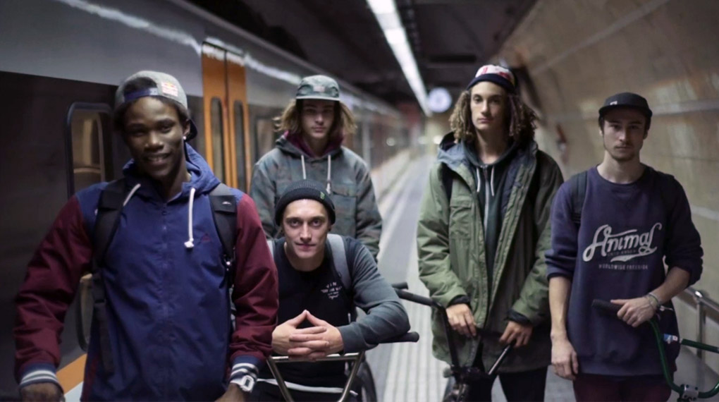 Wie gut die sind! Dauerfeuer von Simone Barraco, Mike Curley, Courage Adams, Ed Zunda und Tom Deville auf den Straßen von Barcelona.