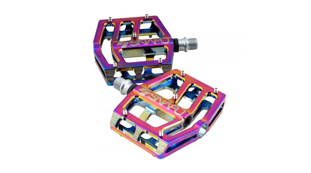 Produkt des Tages: Trotz eines etwas fragwürdigen Namens zeichnen sich die Snafu Anorexic Pedale nicht nur durch super Grip aus. Mehr Infos gibt es hier: