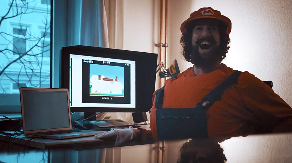 Von Suicycle ist man dank Haus- und Hoffilmer Sas Kaykha in Sachen Videoproduktion nur höchste Qualität gewohnt. Dieser Leftoveredit macht da keine Ausnahme.