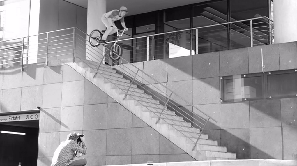 Tom Schorb-Mergenthaler verbindet für Subrosa feinste Techskills mit angsteinflößenden Stunteinlagen. Hier angucken und Fan werden.