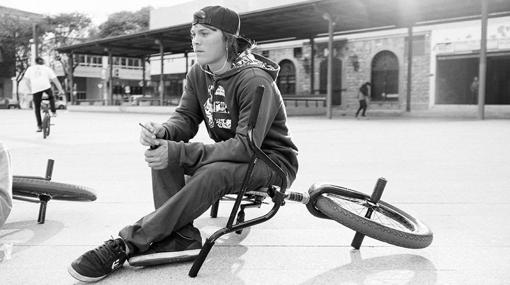 Fernando Laczko wohnt nun schon einige Jahre in Spanien und dennoch ist es immer wieder gemein, wenn man mitten im Winter solche Clips zu sehen bekommt …