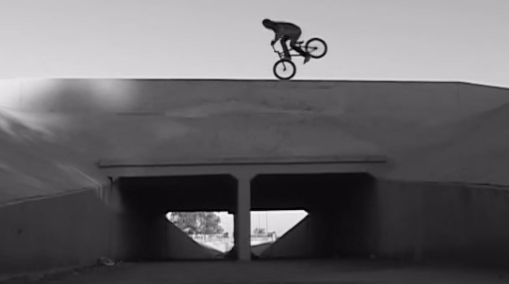 Der neuseeländische Subrosa-Fahrer Jono Hopping hat während seines Amerikabesuchs wirklich beeindruckend abproduziert. Mehr dazu im Video.