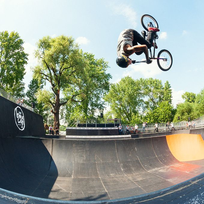 Man sieht es kaum, aber auch Logan Martin setzt bei seiner Gabel auf oilslick.