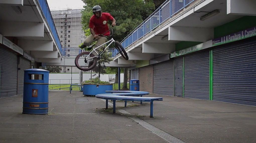 Sven Hackett ist neu im Hause Premium Products und liefert einen ganz erfrischenden Edit aus den Straßen Englands ab.