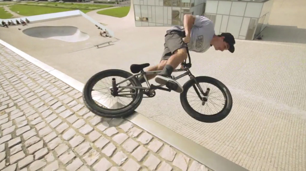 Ben Gea weiß mit so ziemlich allem, was sich ihm auf der Straße entgegenstellt, etwas anzufangen – und sei es eine Steinquarter von gigantischen Ausmaßen.