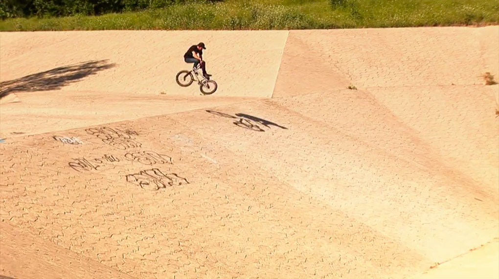 Brett Tocco ist Darryl Toccos Bruder und hat für sein neues Video haufenweise einzigartige Spots abgeklappert und viele Turndowns geklickt.