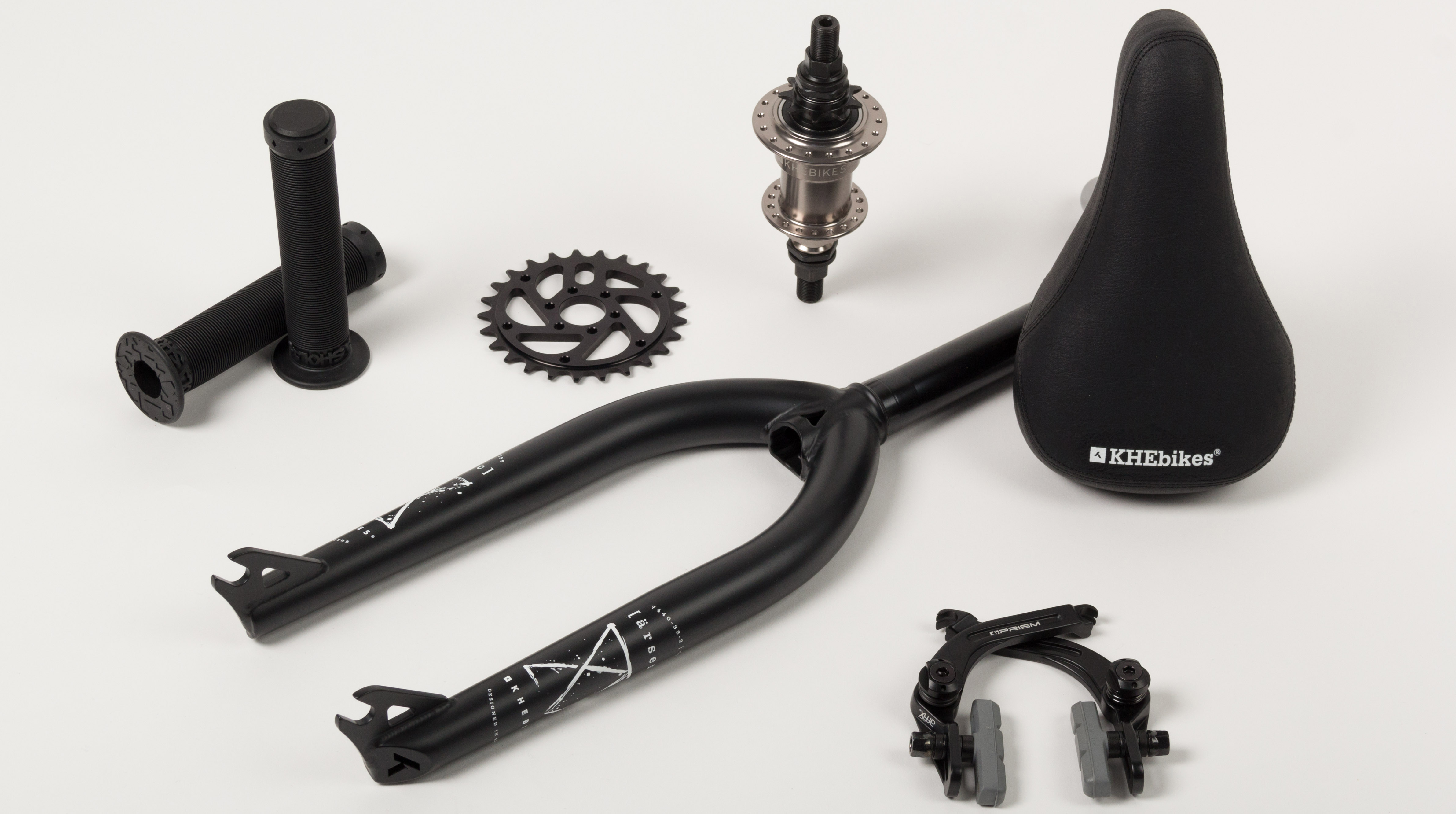 KHE hat die Spendierhosen an, daher verlosen wir zwei Teilesets mit allerlei gutem Stuff. Wer nicht mitmacht, ist selbst Schuld!