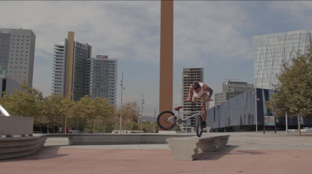 Leservideo: Vor allem im Sommer ist Barcelona ein beliebtes Reiseziel. So auch für Andrej Mitic, Daniel Sperber und Chris Wolter, die dort ein Video filmten.