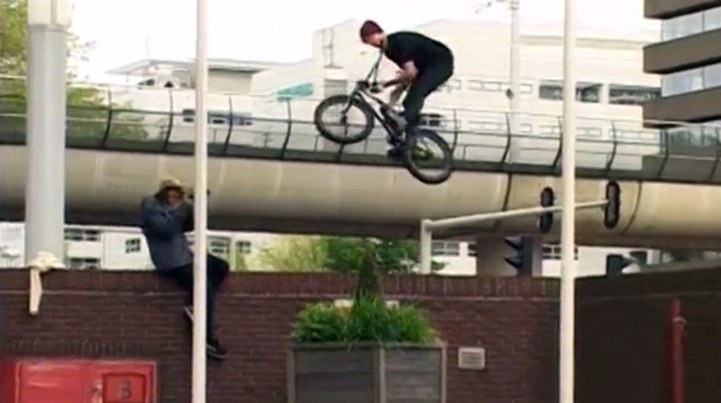 By the homies for the homies: Hier sind ein paar der besten Clips, den die Jungs von der Lowlife Crew 2014 mit ihren VX-Kameras festgehalten haben. Banging!
