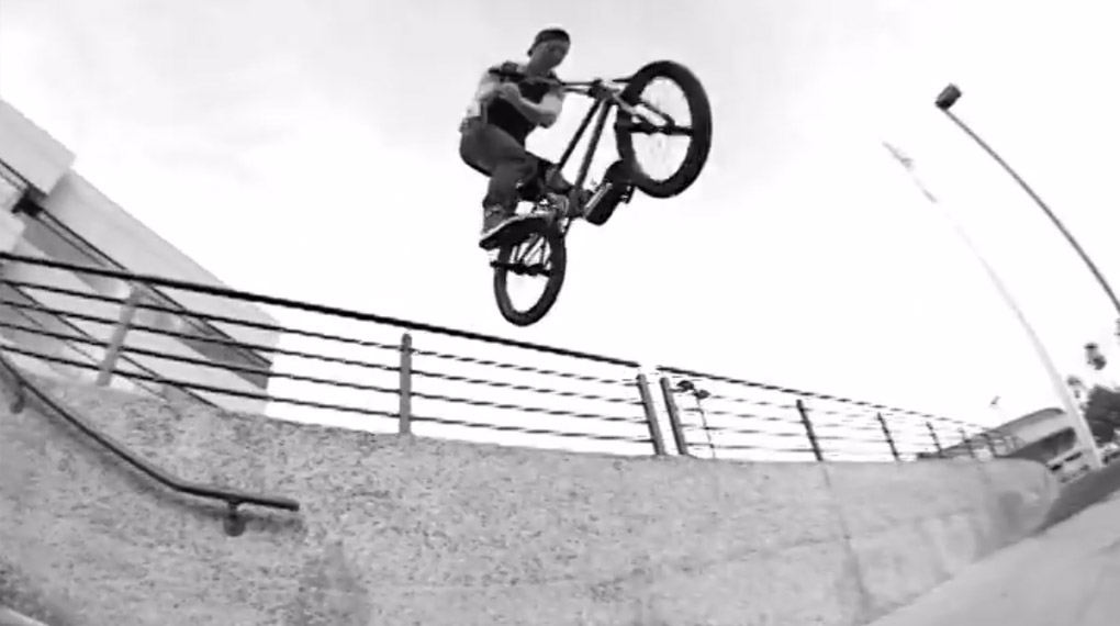 Matt Ray hat seinen Welcome-Edit für das Skeleton-Flowteam von Subrosa innerhalb von nur sechs Tagen während einer Stippvisite in Arizona abgefilmt.