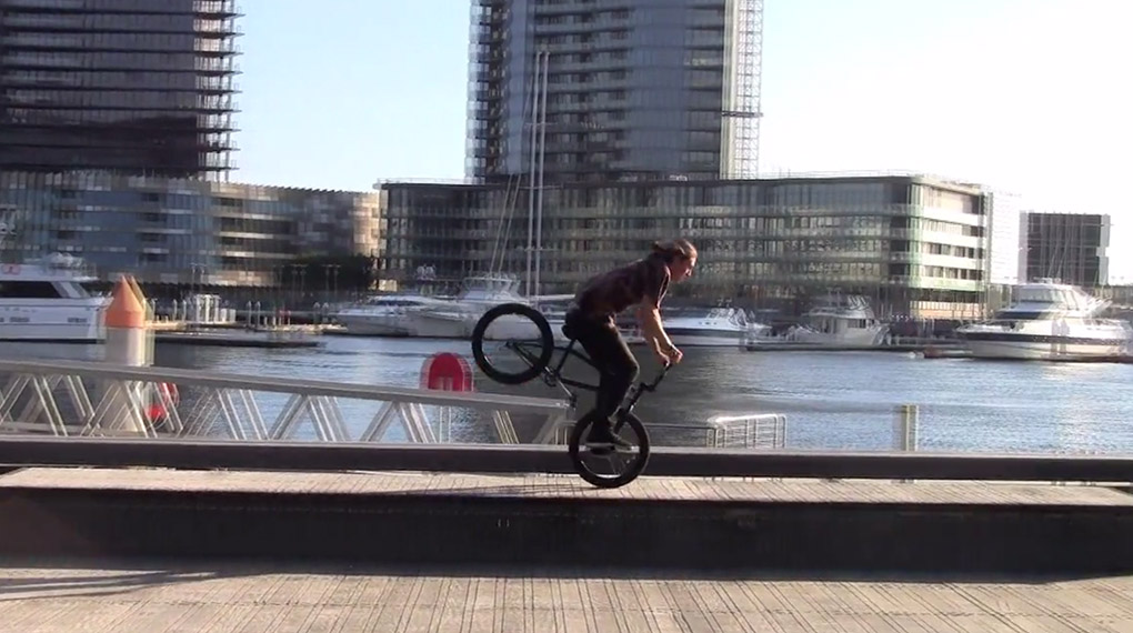 Kym Grosser, Nick Harris und Sean Falkenstein in einem Video, das von Max Gaertig produziert wurde? Das schreit nach Street in Reinform!