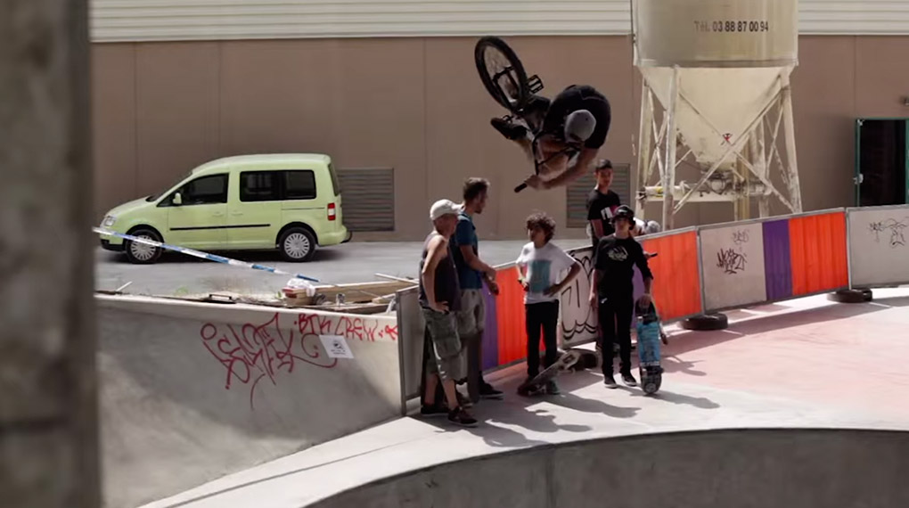 Die Jungs von Proper haben sich dagegen entschieden noch nicht verwendete Clips auf der Festplatte vergammeln zu lassen und haben daher ein Mixtape gemacht.