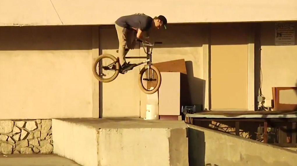 Stevie Churchill ist ein viel beschäftigter Mann, da müssen zwei Tage reichen, um ein Promovideo für seine neue Signaturegabel von Éclat zu filmen.