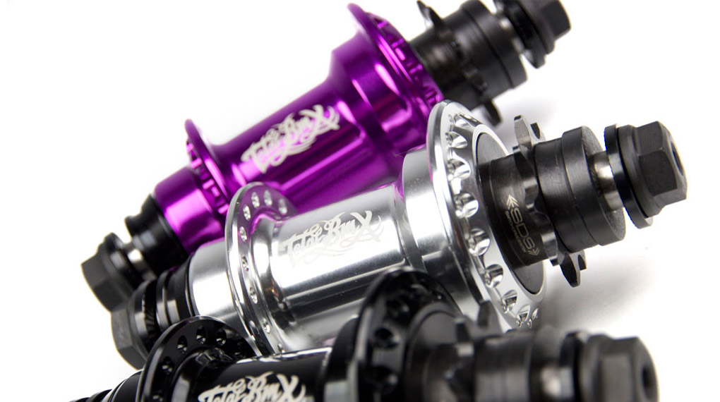 Produkt des Tages: Die Total BMX Tech Naben sehen nicht nur superschick aus, sondern können auch so einiges. Was genau, erfährst du hier…