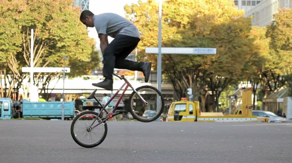 Waldemar Fatkin, Dominik Nekolny und Camilo Gutierrez waren auch 2015 wieder im Auftrag von Autum Bicycles in Japan unterwegs. Mehr dazu in diesem Video.