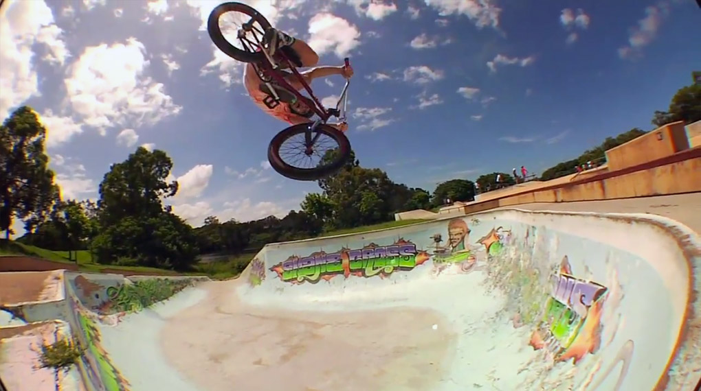 Das musst du sehen! Der australische Wirbelwind Jason Watts hat ganze Arbeit geleistet und für Haro Bikes ein Video gefilmt, das keine Wünsche offen lässt.