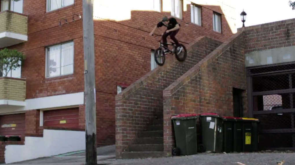 Wenn Jono Hopping auf sein Rädchen steigt, geht es meistens hoch her – so wie zum Beispiel in diesem 