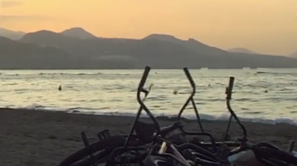 Die KSHZLE Crew aus Karlsruhe hat sich einen zweiwöchigen BMX-Urlaub auf Gran Canaria gegönnt. Was die Jungs dort erlebt haben, zeigt dieses Video.