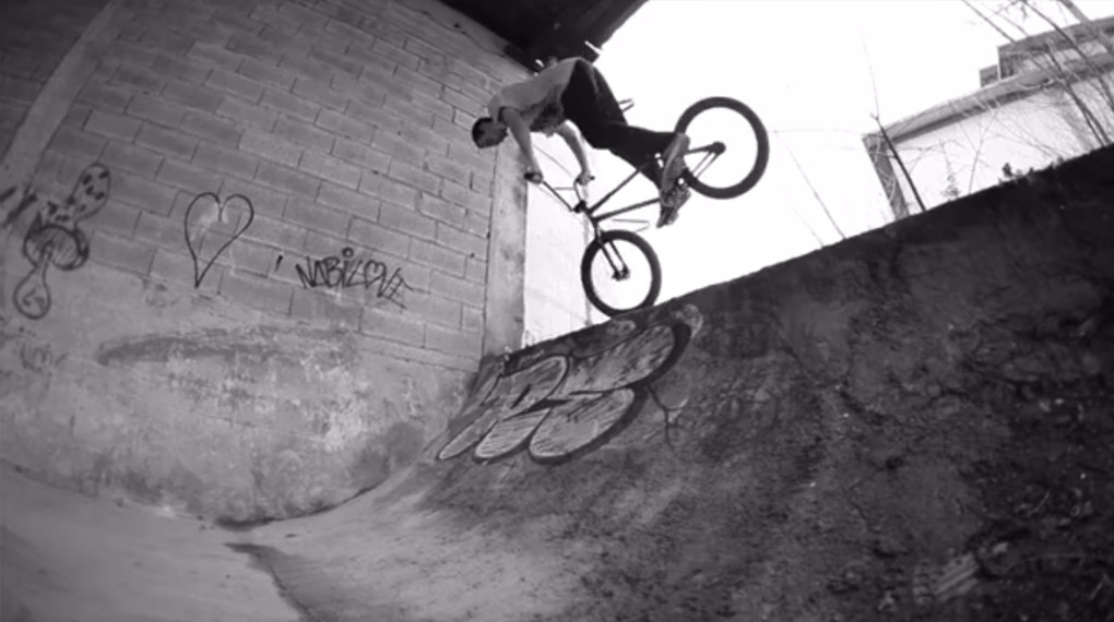 Drei Spots, zwei Stunden Zeit, ein Fahrer. Hier ist ein Videosnack mit dem französischen Shadow-Fahrer Nicolas Badet.