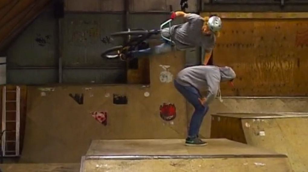 Dresden-Local Philipp Karpe hat mal wieder ein rundum gelungenes Video in den Skateparks seiner Heimatstadt gefilmt. Hier gibt es das Ergebnis zu sehen.