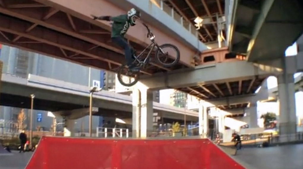 Rim Nakamura aus Japan fährt nicht nur für einen 13jährigen ziemlich beeindruckend Fahrrad und ist deshalb unser BMX-Wunderknabe der Woche. Check sein Video!