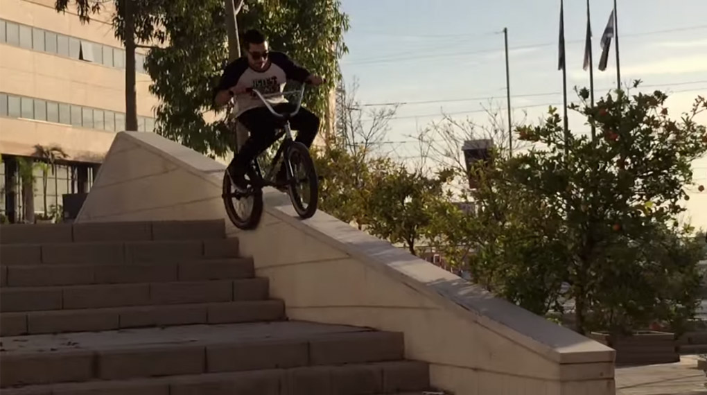 Sar Levi aus Tel Aviv repräsentiert mit viel Radkontrolle und smoothem Style Animal Bikes in Israel. Mehr dazu in diesem Video.