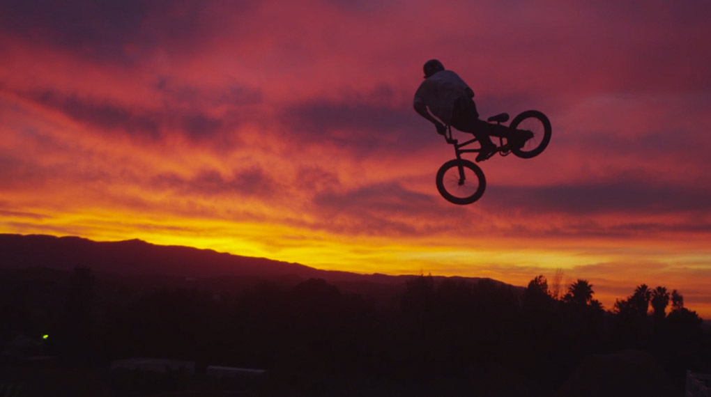 Pat Casey haut auch in der zweiten Folge seines Dream Yard Videos tüchtig auf die Pauke.