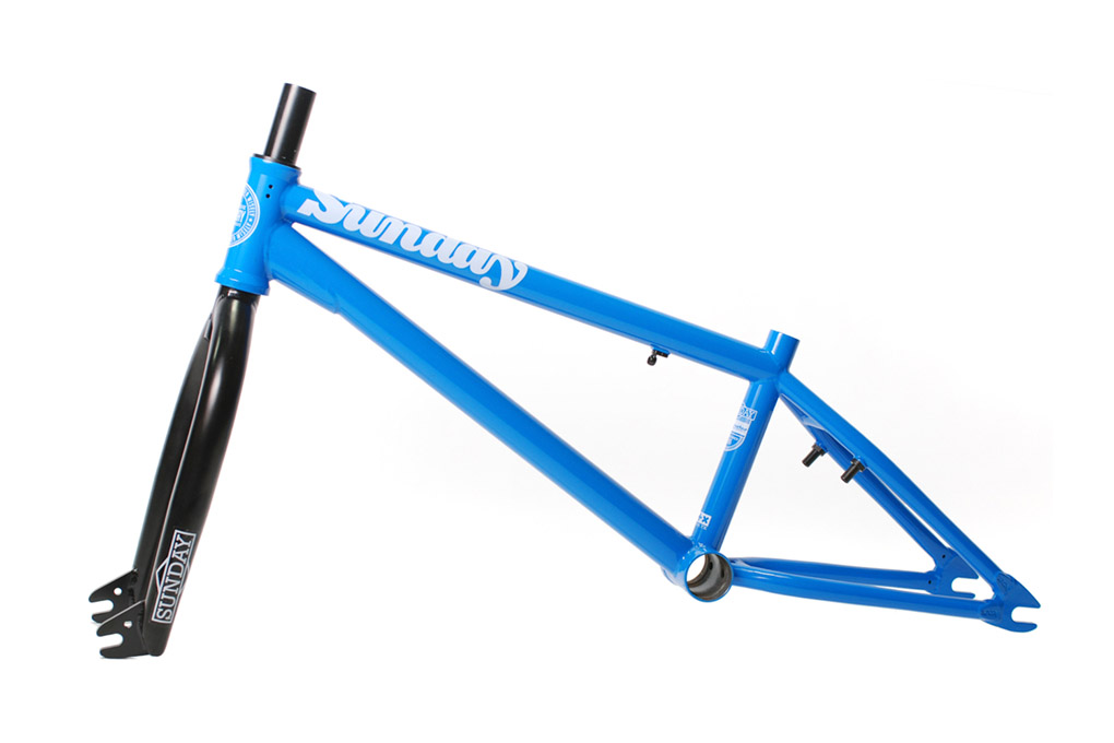 Produkt des Tages: Das Sunday Radocaster Set, ein Rahmen-/Gabelset in 18" für junge Fahrer_innen, die steil gehen und etwas Stabiles brauchen.